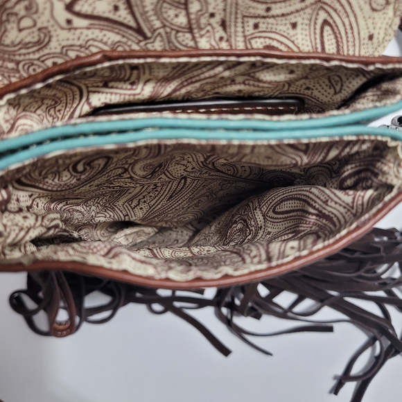 Nocona Brown Fringe Crossbody Bag With Adjustable Straps - Picture 7 of 10